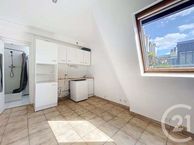 Appartement F1 &agrave; louer - 1 pi&egrave;ce - 14,39 m2 - Paris - 75009 - ILE-DE-FRANCE