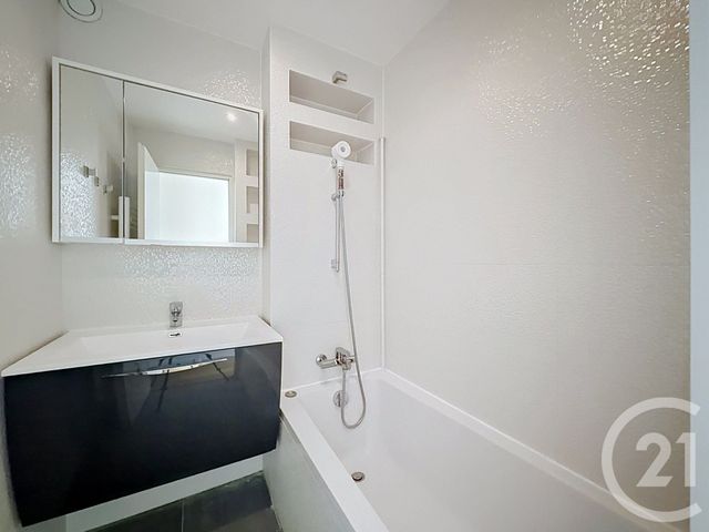 Appartement F4 &agrave; louer - 4 pi&egrave;ces - 84,18 m2 - Paris - 75015 - ILE-DE-FRANCE