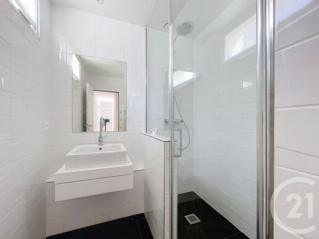 Appartement F4 &agrave; louer - 4 pi&egrave;ces - 140 m2 - Paris - 75010 - ILE-DE-FRANCE