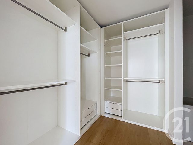 Appartement F4 &agrave; louer - 4 pi&egrave;ces - 140 m2 - Paris - 75010 - ILE-DE-FRANCE