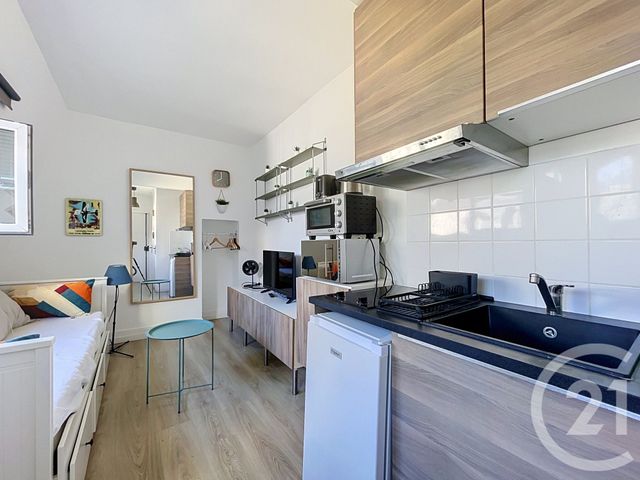 Appartement F1 &agrave; louer - 1 pi&egrave;ce - 13,24 m2 - Paris - 75008 - ILE-DE-FRANCE