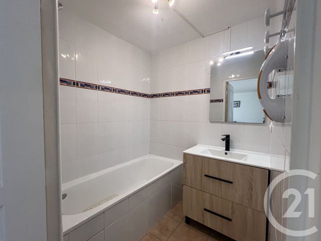 Appartement T3 &agrave; vendre - 3 pi&egrave;ces - 55,62 m2 - Agde - 34 - LANGUEDOC-ROUSSILLON