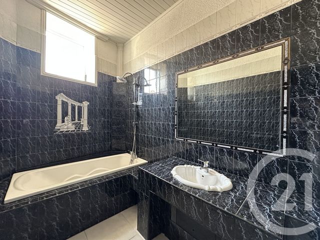 Appartement T4 &agrave; vendre - 5 pi&egrave;ces - 106,69 m2 - Agde - 34 - LANGUEDOC-ROUSSILLON