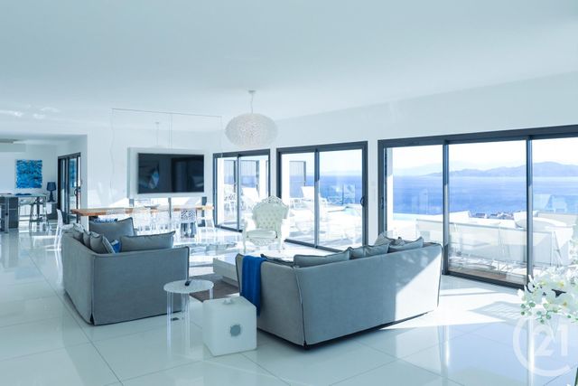 Maison à louer - 6 pièces - 390 m2 - L Ile Rousse - 202 - CORSE