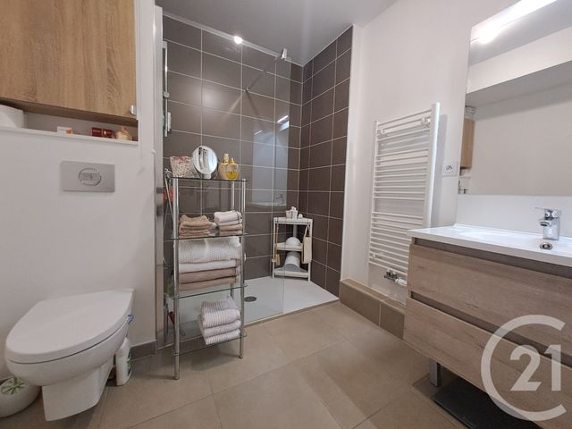 Appartement T4 à vendre - 4 pièces - 91,42 m2 - Chassieu - 69 - RHONE-ALPES