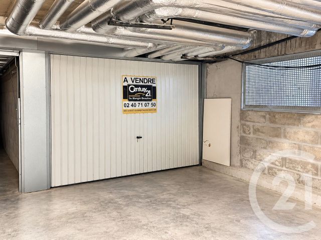parking - NANTES - 44