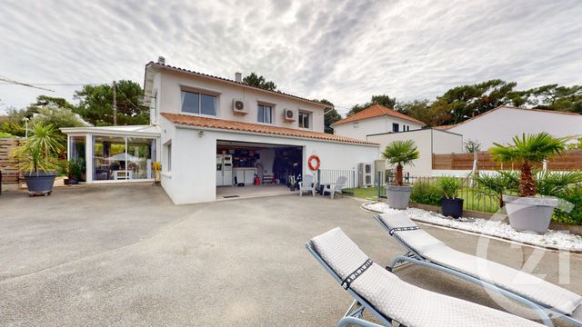 Maison à vendre - 8 pièces - 143,33 m2 - La Tranche Sur Mer - 85 - PAYS-DE-LOIRE