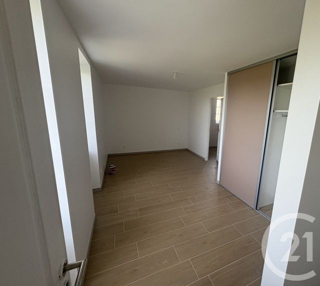 Maison &agrave; louer - 6 pi&egrave;ces - 126 m2 - St Denis Du Payre - 85 - PAYS-DE-LOIRE