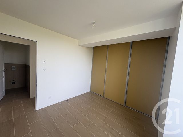 Maison &agrave; louer - 6 pi&egrave;ces - 126 m2 - St Denis Du Payre - 85 - PAYS-DE-LOIRE
