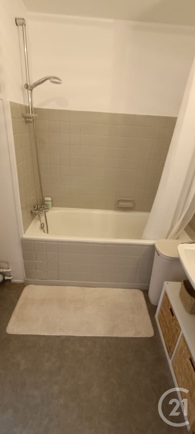 Appartement Studio &agrave; louer - 1 pi&egrave;ce - 33 m2 - Mulhouse - 68 - ALSACE