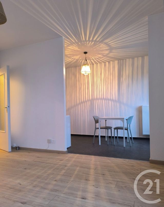 Appartement Studio &agrave; louer - 1 pi&egrave;ce - 33 m2 - Mulhouse - 68 - ALSACE