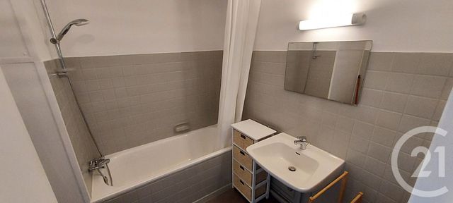 Appartement Studio &agrave; louer - 1 pi&egrave;ce - 33 m2 - Mulhouse - 68 - ALSACE
