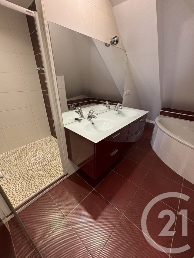 Appartement F3 &agrave; louer - 3 pi&egrave;ces - 80 m2 - Mulhouse - 68 - ALSACE