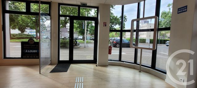 Local commercial à louer - 180.0 m2 - 68 - Haut-Rhin
