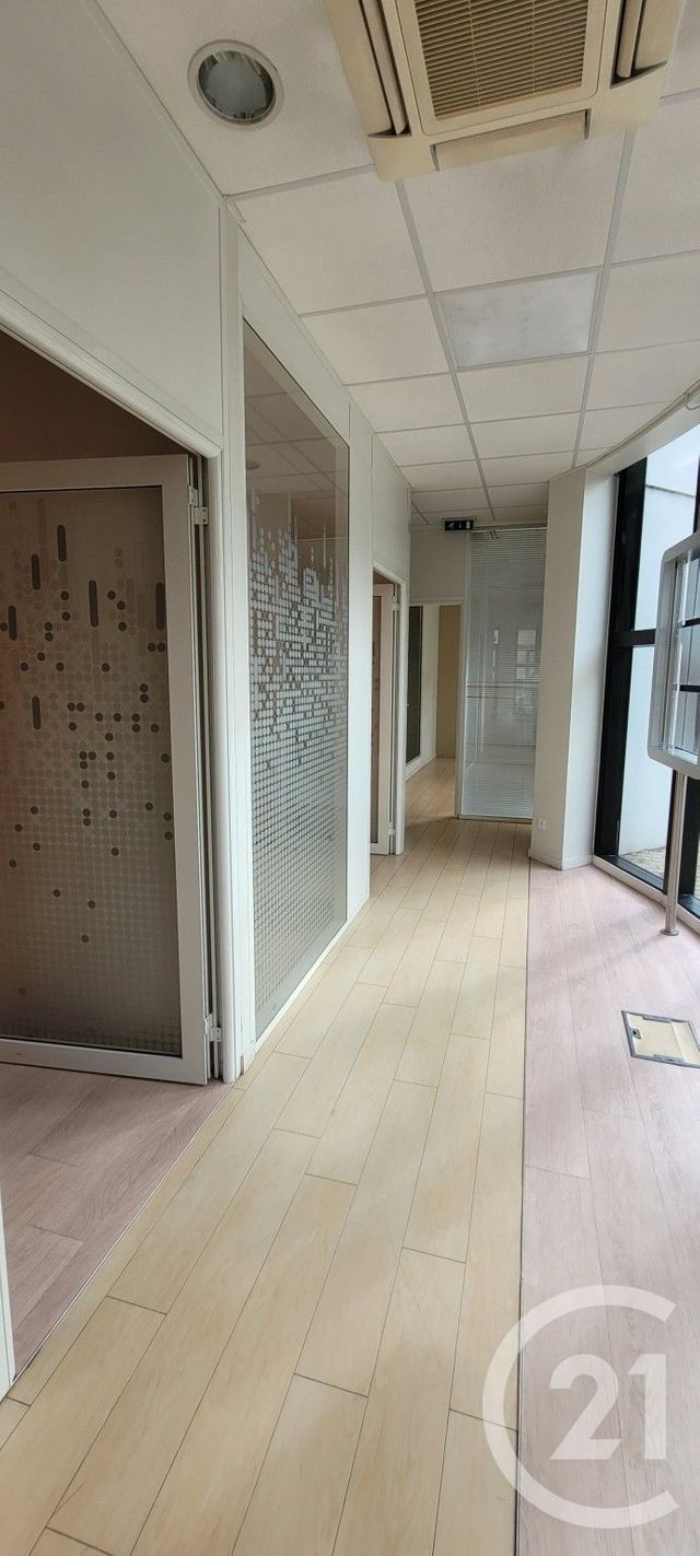 Local commercial à louer - 180.0 m2 - 68 - Haut-Rhin