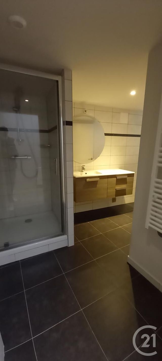 Appartement Triplex &agrave; louer - 3 pi&egrave;ces - 83,78 m2 - Mulhouse - 68 - ALSACE