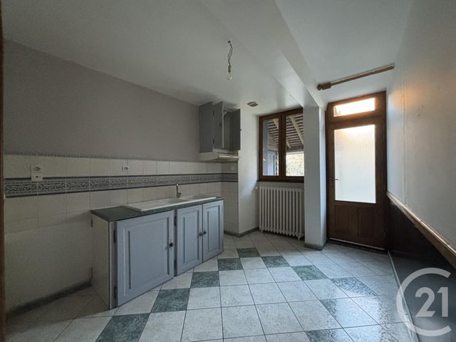 Maison &agrave; louer - 6 pi&egrave;ces - 124,89 m2 - Domfront En Poiraie - 61 - BASSE-NORMANDIE