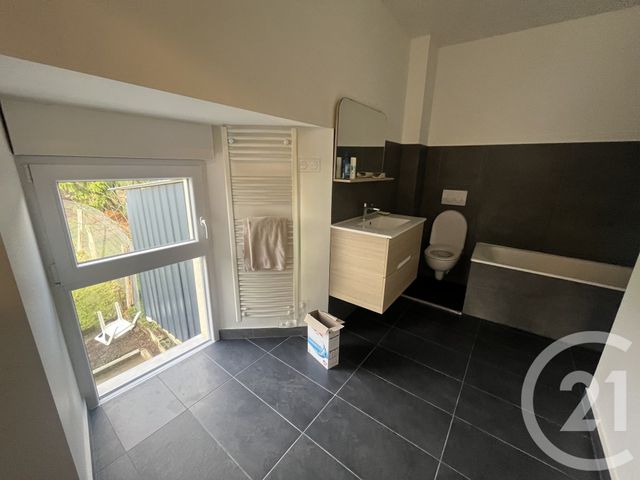 Appartement &agrave; louer - 3 pi&egrave;ces - 93 m2 - Lonlay L Abbaye - 61 - BASSE-NORMANDIE