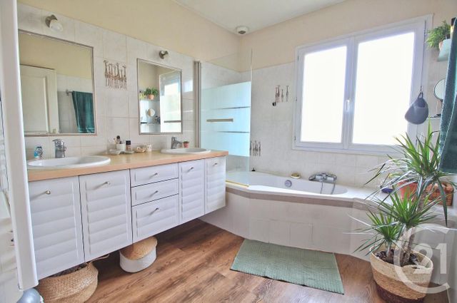 Maison à vendre - 7 pièces - 153,42 m2 - St Maurice De Gourdans - 01 - RHONE-ALPES