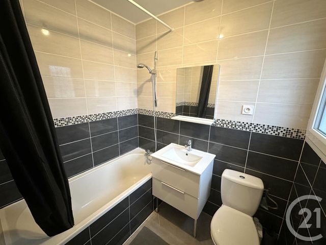 Maison &agrave; louer - 5 pi&egrave;ces - 130 m2 - Meximieux - 01 - RHONE-ALPES