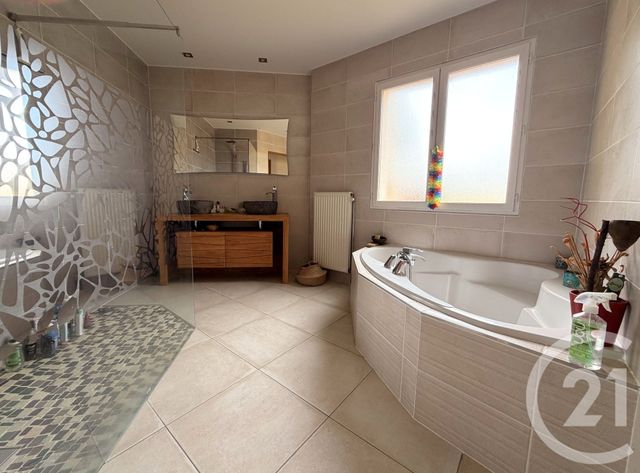 Maison &agrave; louer - 5 pi&egrave;ces - 189,96 m2 - St Jean De Niost - 01 - RHONE-ALPES