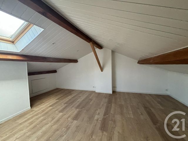 Maison &agrave; louer - 4 pi&egrave;ces - 88,31 m2 - Bourg St Christophe - 01 - RHONE-ALPES