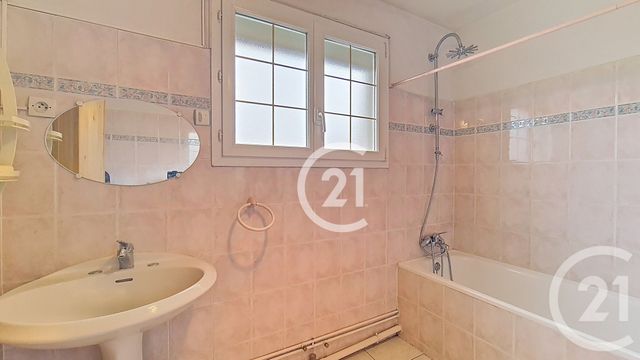 Maison &agrave; vendre - 4 pi&egrave;ces - 93,90 m2 - St Martin De Crau - 13 - PROVENCE-ALPES-COTE-D-AZUR