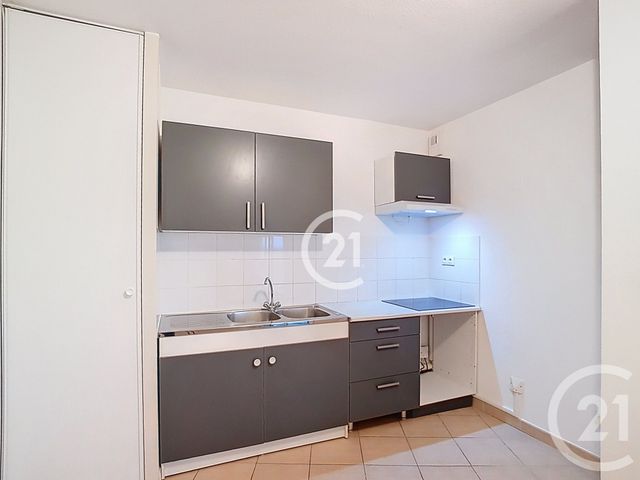 Appartement T2 à louer - 2 pièces - 50,70 m2 - St Martin De Crau - 13 - PROVENCE-ALPES-COTE-D-AZUR