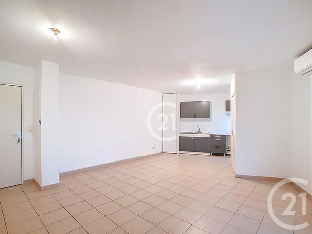 Appartement T2 à louer - 2 pièces - 50,70 m2 - St Martin De Crau - 13 - PROVENCE-ALPES-COTE-D-AZUR
