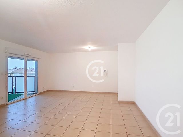 Appartement T2 à louer - 2 pièces - 50,70 m2 - St Martin De Crau - 13 - PROVENCE-ALPES-COTE-D-AZUR