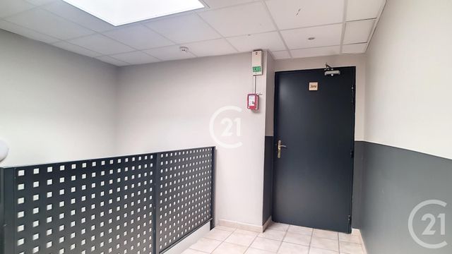 Appartement T3 à louer - 3 pièces - 63,60 m2 - Arles - 13 - PROVENCE-ALPES-COTE-D-AZUR