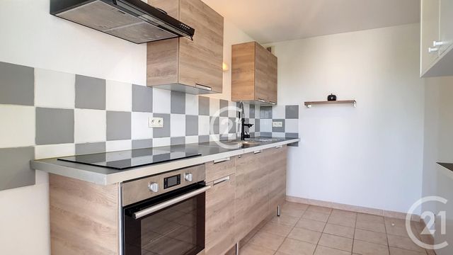 Appartement T3 à louer - 3 pièces - 63,60 m2 - Arles - 13 - PROVENCE-ALPES-COTE-D-AZUR