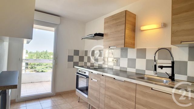 Appartement T3 à louer - 3 pièces - 63,60 m2 - Arles - 13 - PROVENCE-ALPES-COTE-D-AZUR