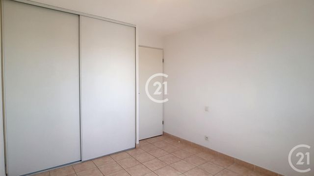 Appartement T3 à louer - 3 pièces - 63,60 m2 - Arles - 13 - PROVENCE-ALPES-COTE-D-AZUR