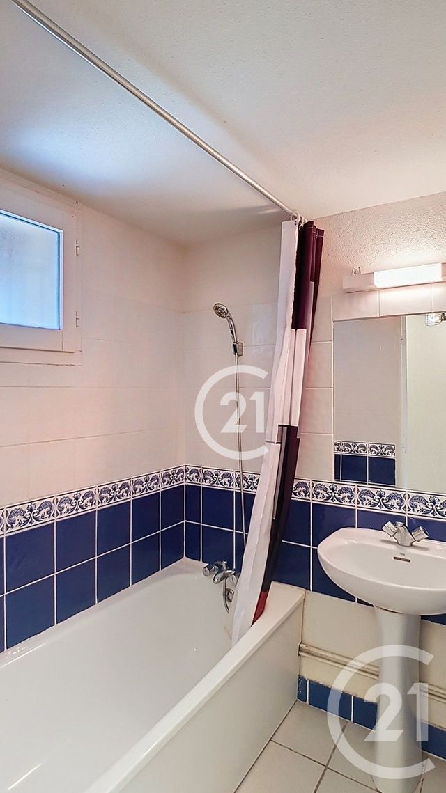 Appartement Duplex &agrave; louer - 2 pi&egrave;ces - 26,10 m2 - Mouries - 13 - PROVENCE-ALPES-COTE-D-AZUR