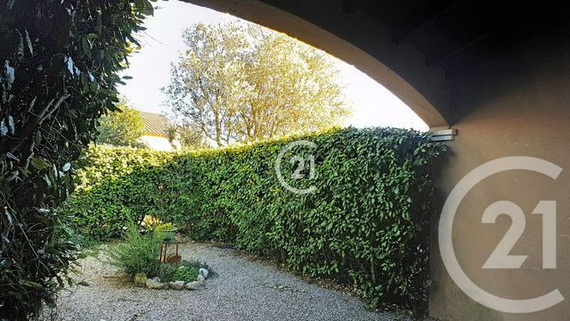 Appartement Duplex &agrave; louer - 2 pi&egrave;ces - 26,10 m2 - Mouries - 13 - PROVENCE-ALPES-COTE-D-AZUR