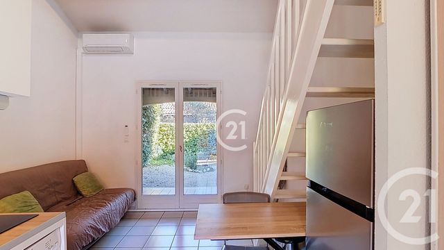 Appartement Duplex &agrave; louer - 2 pi&egrave;ces - 26,10 m2 - Mouries - 13 - PROVENCE-ALPES-COTE-D-AZUR