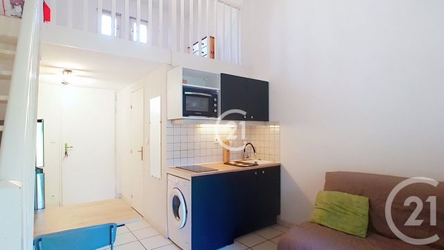 Appartement Duplex &agrave; louer - 2 pi&egrave;ces - 26,10 m2 - Mouries - 13 - PROVENCE-ALPES-COTE-D-AZUR