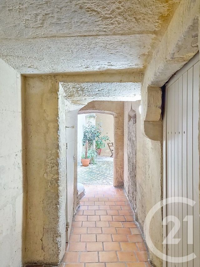 Appartement T2 &agrave; louer - 2 pi&egrave;ces - 27 m2 - Arles - 13 - PROVENCE-ALPES-COTE-D-AZUR