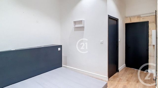 Appartement T2 &agrave; louer - 2 pi&egrave;ces - 27 m2 - Arles - 13 - PROVENCE-ALPES-COTE-D-AZUR