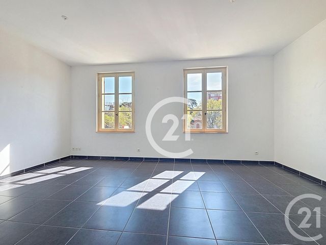 Appartement T2 &agrave; louer - 2 pi&egrave;ces - 48,17 m2 - Arles - 13 - PROVENCE-ALPES-COTE-D-AZUR