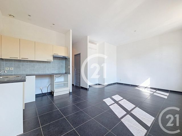 Appartement T2 &agrave; louer - 2 pi&egrave;ces - 48,17 m2 - Arles - 13 - PROVENCE-ALPES-COTE-D-AZUR