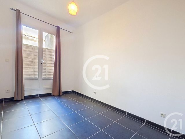 Appartement T2 &agrave; louer - 2 pi&egrave;ces - 48,17 m2 - Arles - 13 - PROVENCE-ALPES-COTE-D-AZUR