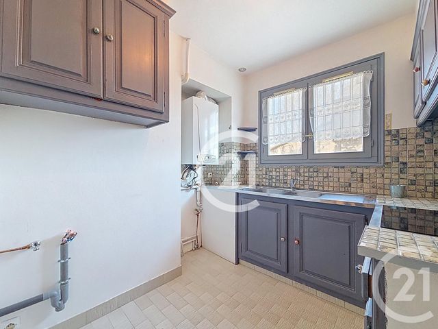 Appartement T2 &agrave; louer - 2 pi&egrave;ces - 50,64 m2 - Arles - 13 - PROVENCE-ALPES-COTE-D-AZUR