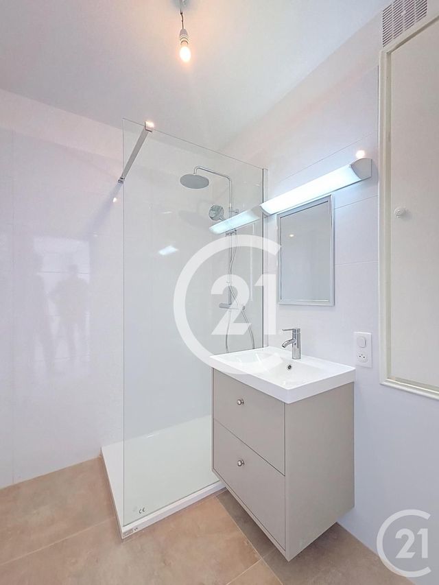 Appartement T2 &agrave; louer - 2 pi&egrave;ces - 50,64 m2 - Arles - 13 - PROVENCE-ALPES-COTE-D-AZUR