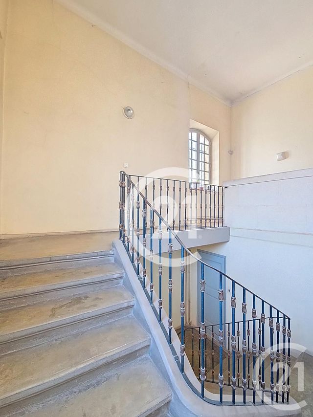 Appartement T2 &agrave; louer - 2 pi&egrave;ces - 50,64 m2 - Arles - 13 - PROVENCE-ALPES-COTE-D-AZUR