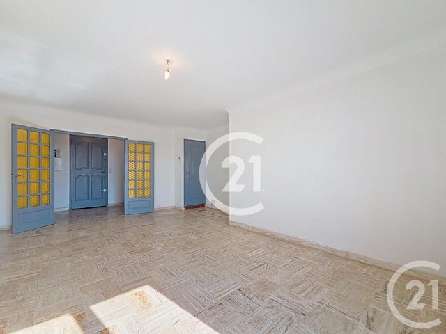 Appartement T2 &agrave; louer - 2 pi&egrave;ces - 50,64 m2 - Arles - 13 - PROVENCE-ALPES-COTE-D-AZUR