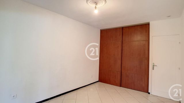 Maison &agrave; louer - 5 pi&egrave;ces - 140,52 m2 - St Martin De Crau - 13 - PROVENCE-ALPES-COTE-D-AZUR