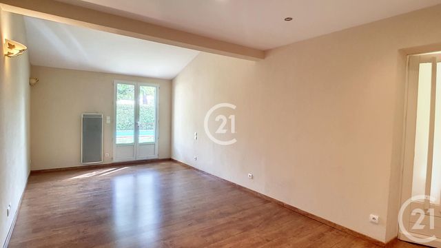 Maison &agrave; louer - 5 pi&egrave;ces - 140,52 m2 - St Martin De Crau - 13 - PROVENCE-ALPES-COTE-D-AZUR