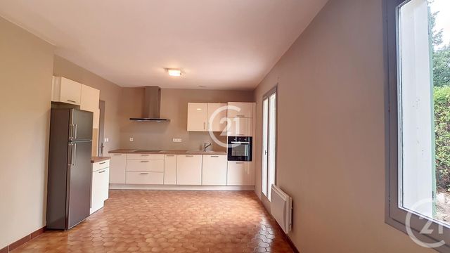 Maison &agrave; louer - 5 pi&egrave;ces - 140,52 m2 - St Martin De Crau - 13 - PROVENCE-ALPES-COTE-D-AZUR